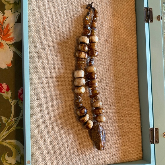 Vintage wood and amber beaded and wired pendant necklace - Picture 2 of 7